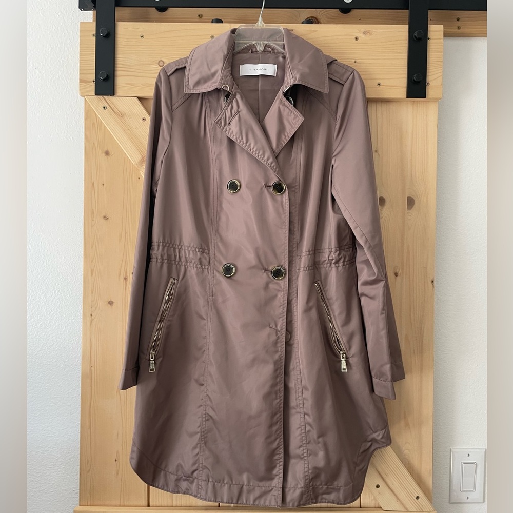 EUC Tahari Double-breasted Trenchcoat Size Medium
